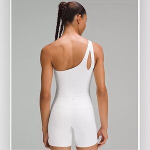 lululemon Ribbed Nulu Asymmetrical Yoga Tank Top in White. Size 6